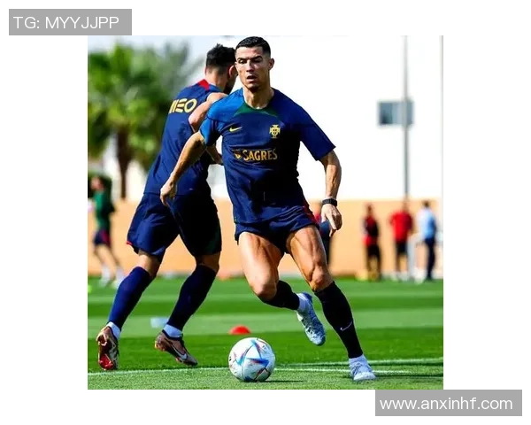 四十岁退役足球明星重返赛场的传奇故事与人生转折